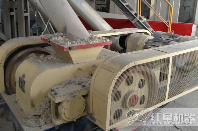 關于對輥式破碎機，客戶最常問的5個問題（紅星老師傅實地講解）